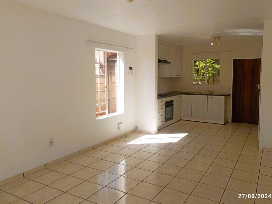 To Let 2 Bedroom Property for Rent in Sonneglans Gauteng