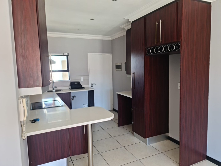 2 Bedroom Property for Sale in Greenstone Hill Gauteng