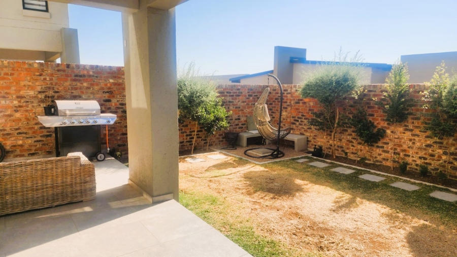 3 Bedroom Property for Sale in Crowthorne AH Gauteng