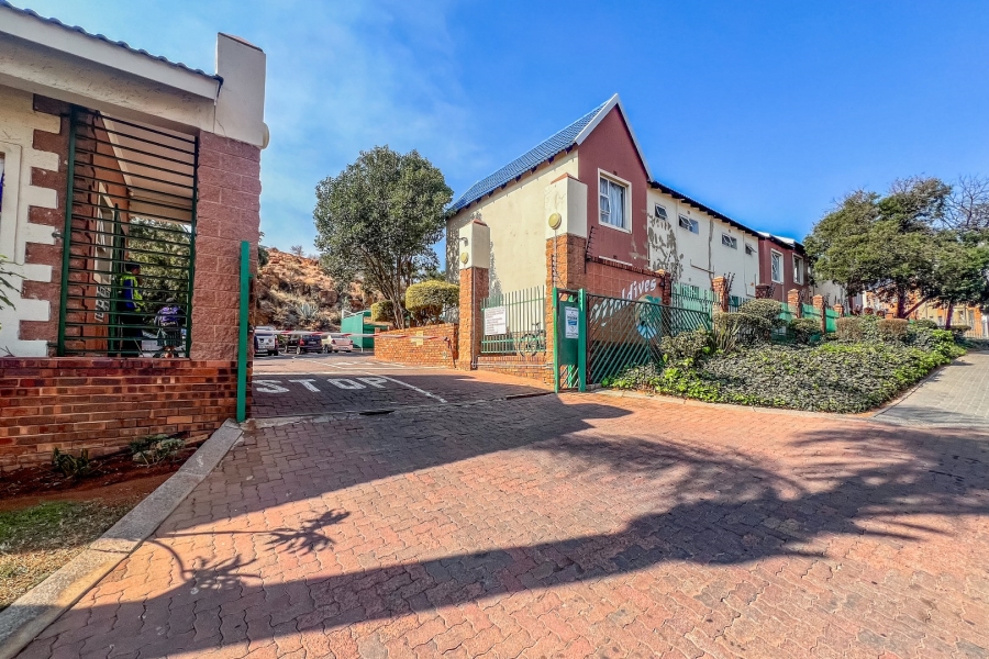 2 Bedroom Property for Sale in Winchester Hills Gauteng