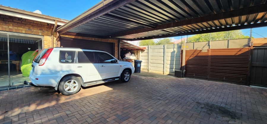 3 Bedroom Property for Sale in The Hill Gauteng