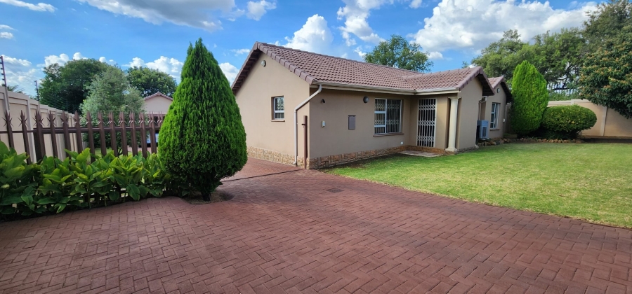 3 Bedroom Property for Sale in Brackendowns Gauteng