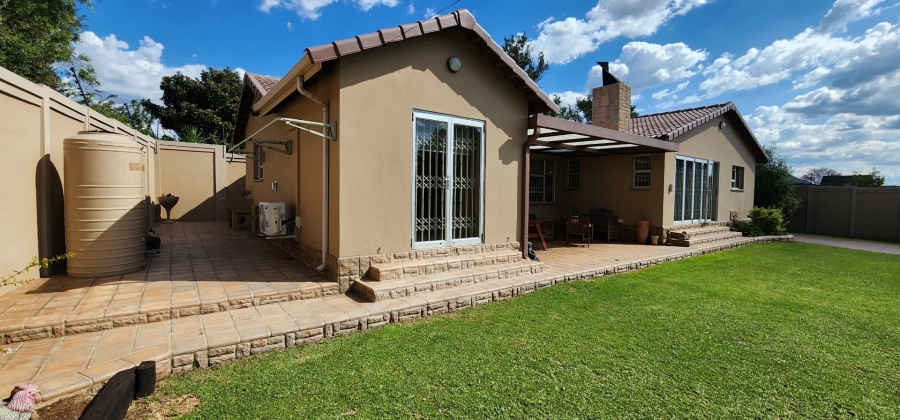 3 Bedroom Property for Sale in Brackendowns Gauteng