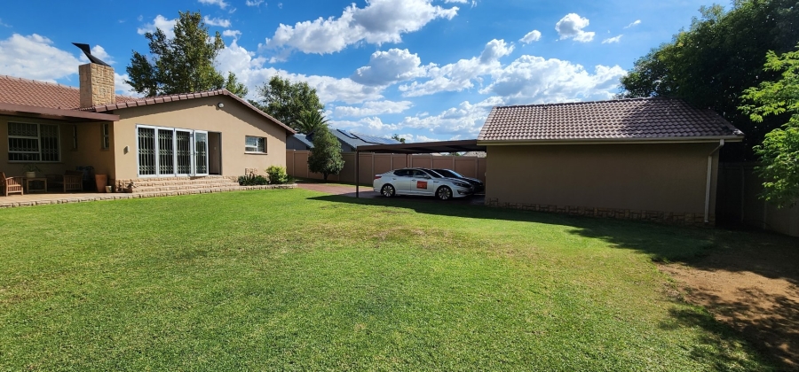 3 Bedroom Property for Sale in Brackendowns Gauteng