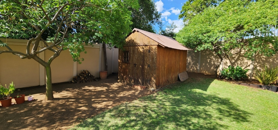 3 Bedroom Property for Sale in Brackendowns Gauteng