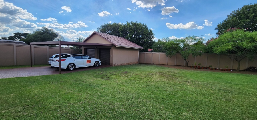 3 Bedroom Property for Sale in Brackendowns Gauteng