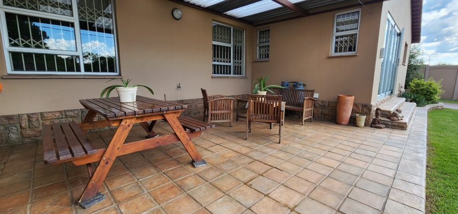 3 Bedroom Property for Sale in Brackendowns Gauteng