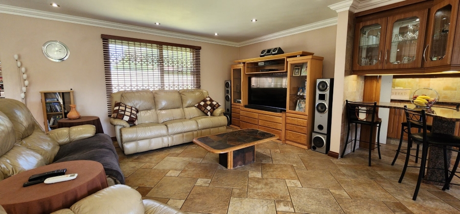 3 Bedroom Property for Sale in Brackendowns Gauteng