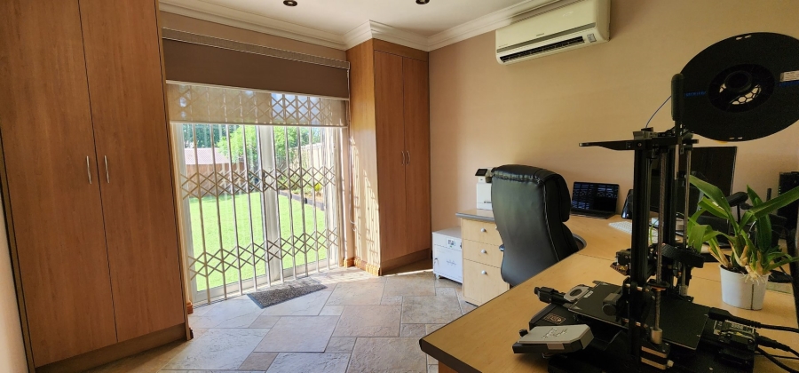 3 Bedroom Property for Sale in Brackendowns Gauteng