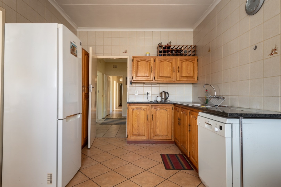 3 Bedroom Property for Sale in Brackendowns Gauteng