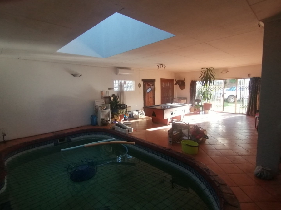 4 Bedroom Property for Sale in Verwoerdpark Gauteng