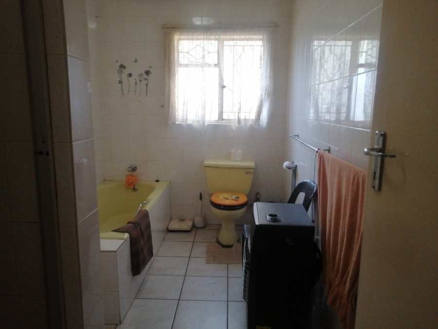 4 Bedroom Property for Sale in Verwoerdpark Gauteng