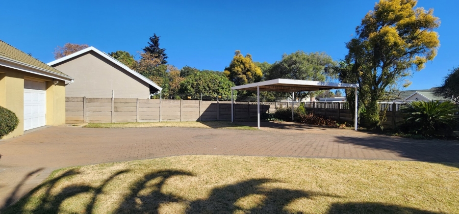 3 Bedroom Property for Sale in Brackenhurst Gauteng