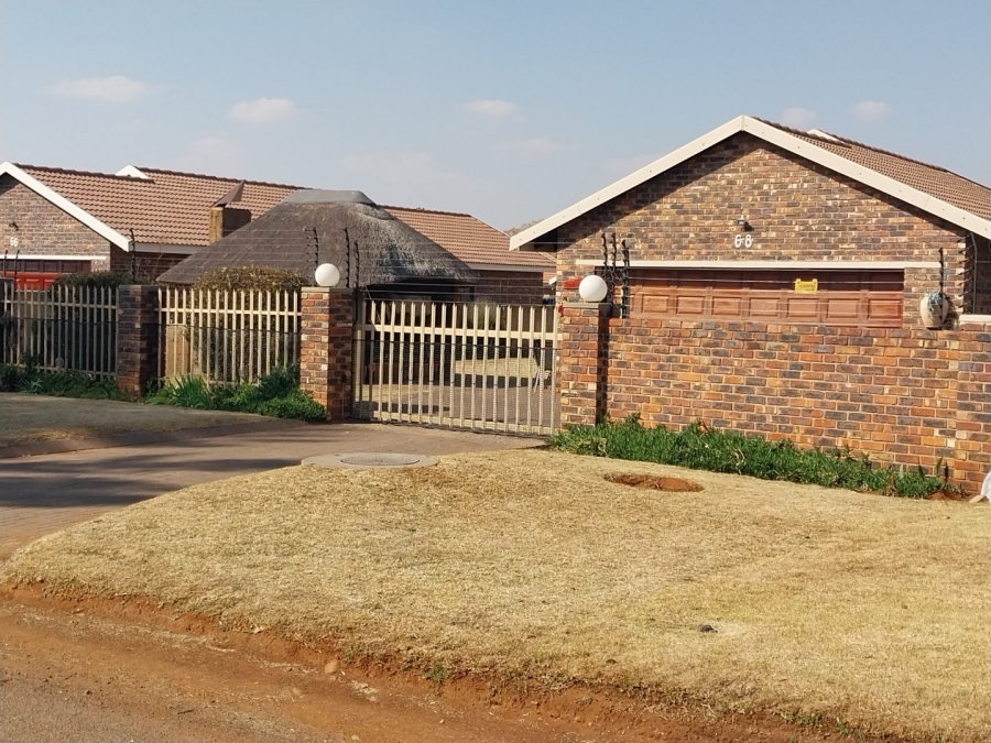 3 Bedroom Property for Sale in Kookrus Gauteng