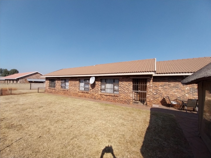 3 Bedroom Property for Sale in Kookrus Gauteng