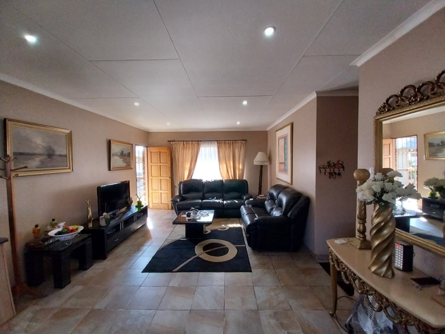 3 Bedroom Property for Sale in Kookrus Gauteng