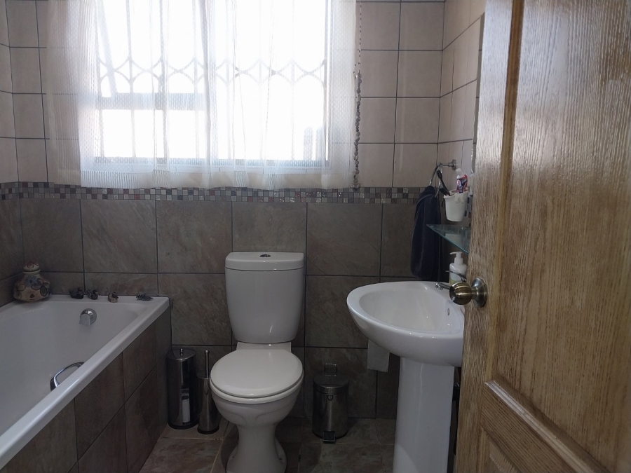 3 Bedroom Property for Sale in Kookrus Gauteng