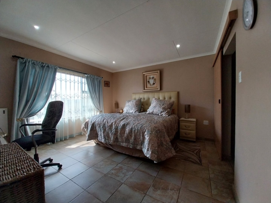 3 Bedroom Property for Sale in Kookrus Gauteng