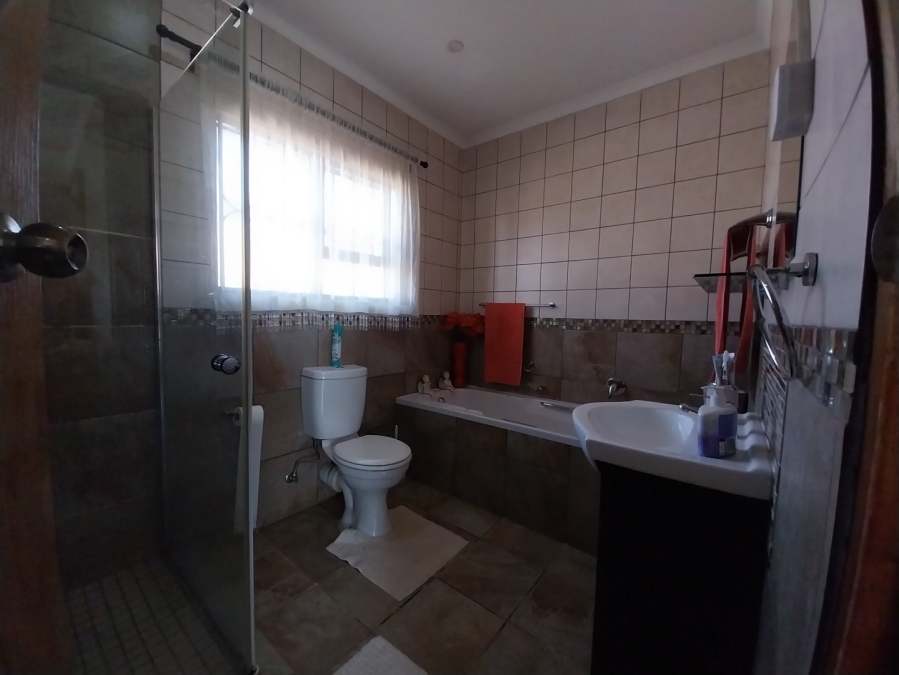 3 Bedroom Property for Sale in Kookrus Gauteng