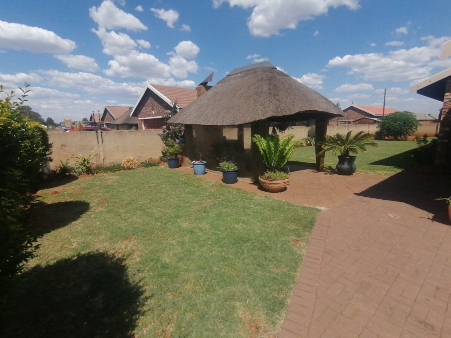 3 Bedroom Property for Sale in Kookrus Gauteng