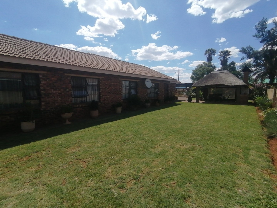 3 Bedroom Property for Sale in Kookrus Gauteng