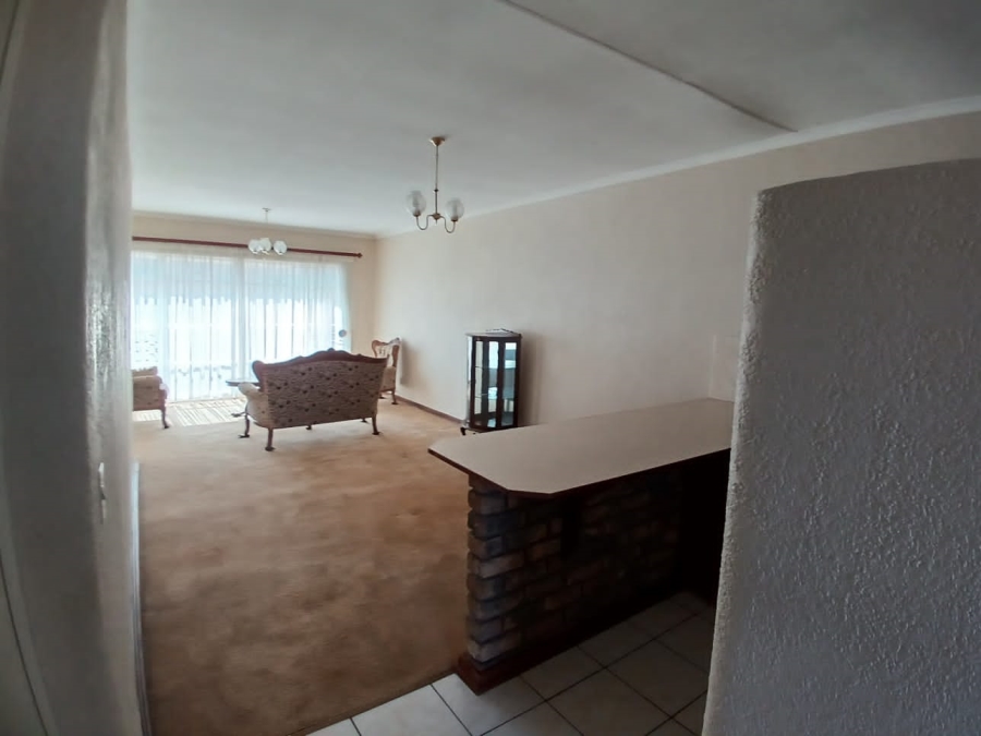 2 Bedroom Property for Sale in Brackendowns Gauteng