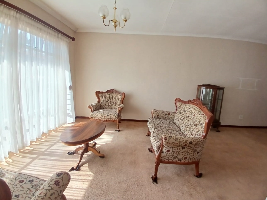 2 Bedroom Property for Sale in Brackendowns Gauteng