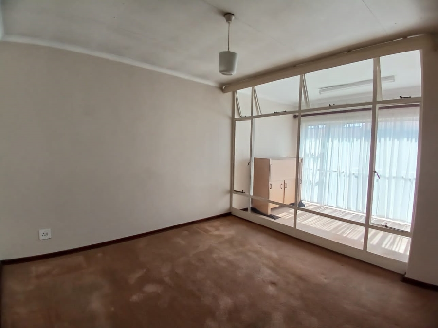 2 Bedroom Property for Sale in Brackendowns Gauteng