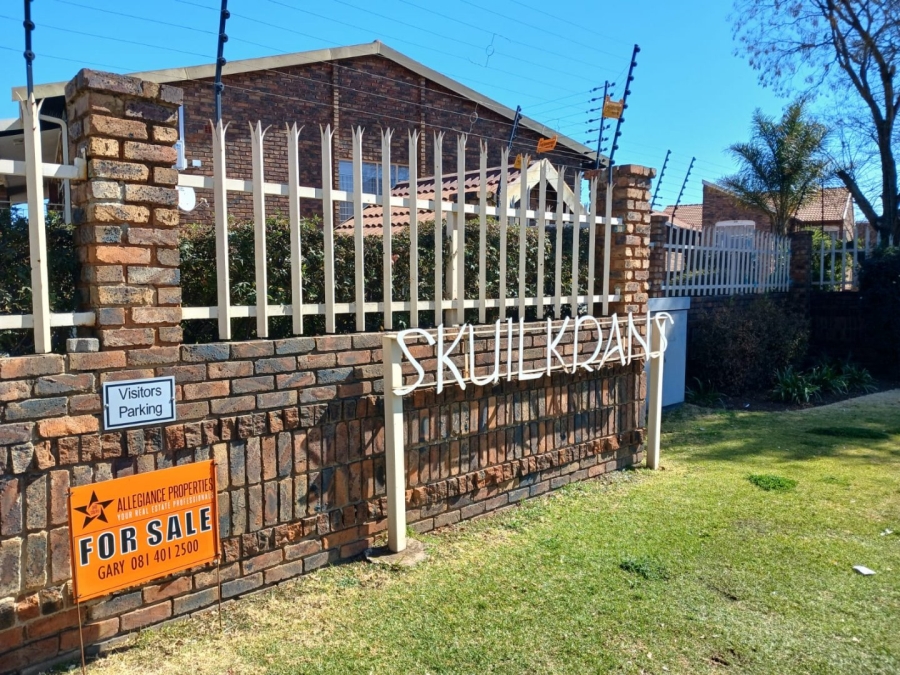 2 Bedroom Property for Sale in Brackendowns Gauteng