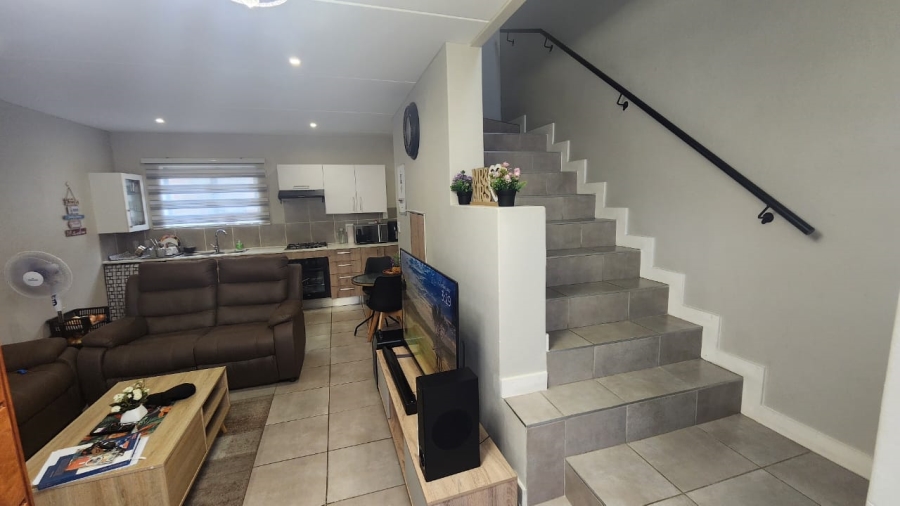 2 Bedroom Property for Sale in Albertsdal Gauteng