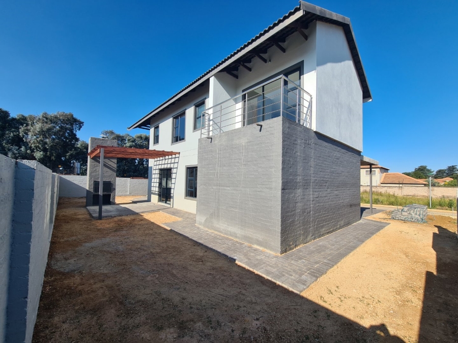 3 Bedroom Property for Sale in Bonaero Park Gauteng