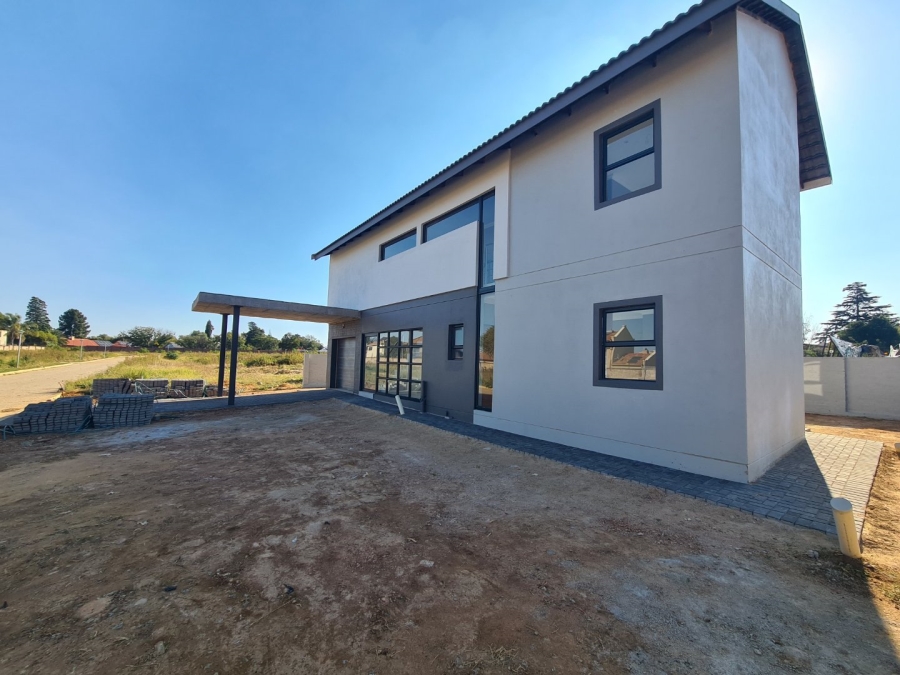 3 Bedroom Property for Sale in Bonaero Park Gauteng