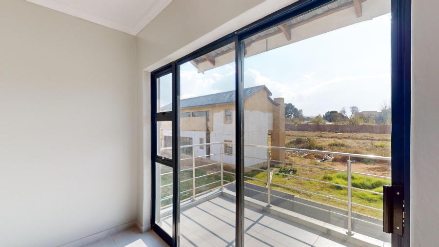 3 Bedroom Property for Sale in Bonaero Park Gauteng