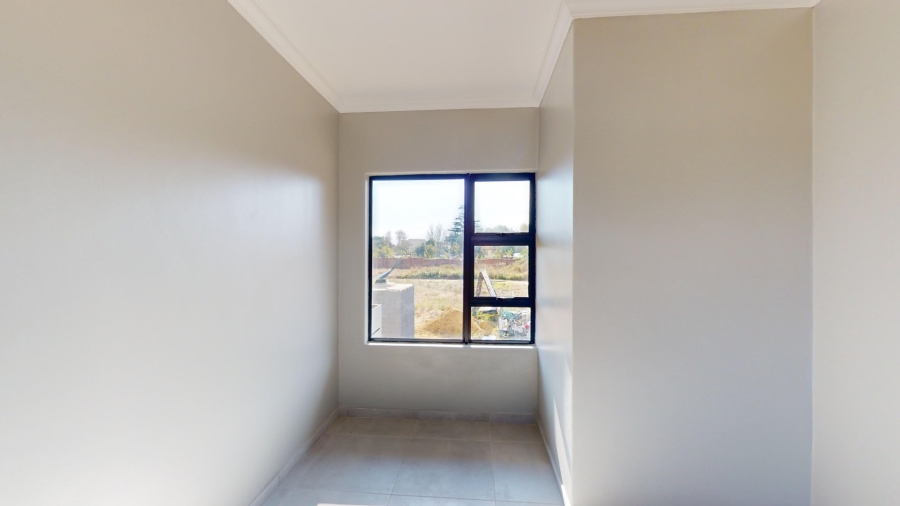 3 Bedroom Property for Sale in Bonaero Park Gauteng