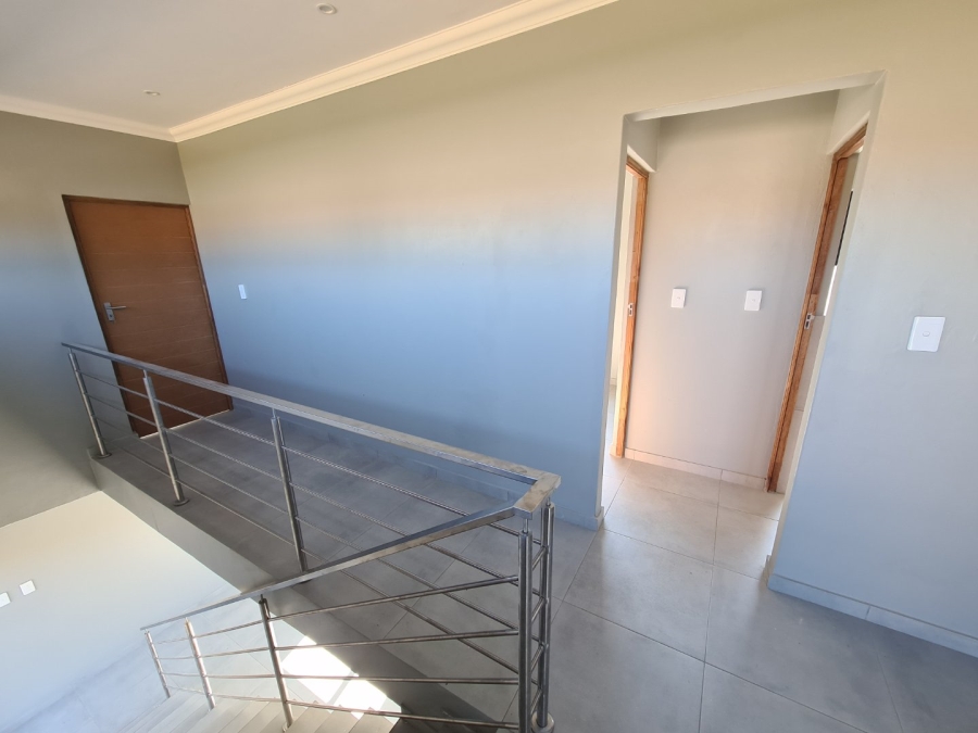 3 Bedroom Property for Sale in Bonaero Park Gauteng