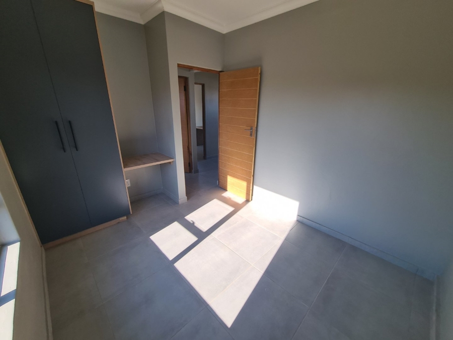 3 Bedroom Property for Sale in Bonaero Park Gauteng