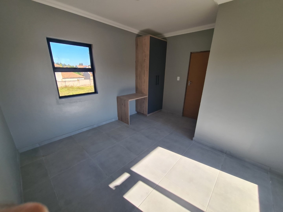 3 Bedroom Property for Sale in Bonaero Park Gauteng