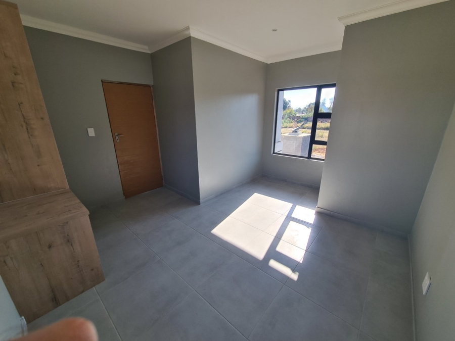 3 Bedroom Property for Sale in Bonaero Park Gauteng