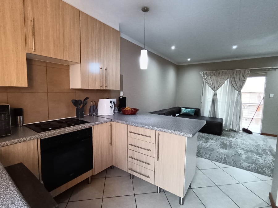 To Let 2 Bedroom Property for Rent in Monavoni Gauteng