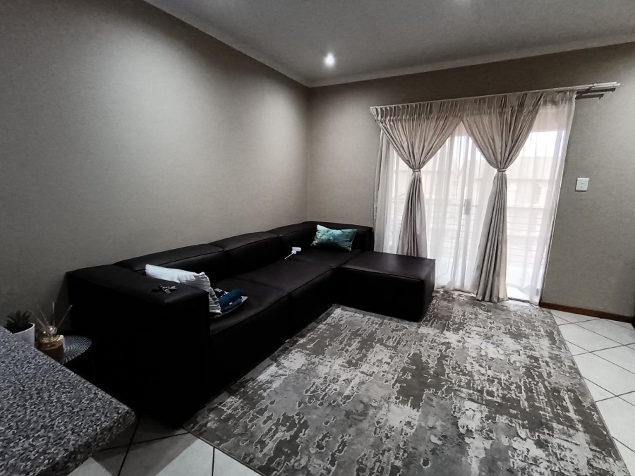 To Let 2 Bedroom Property for Rent in Monavoni Gauteng