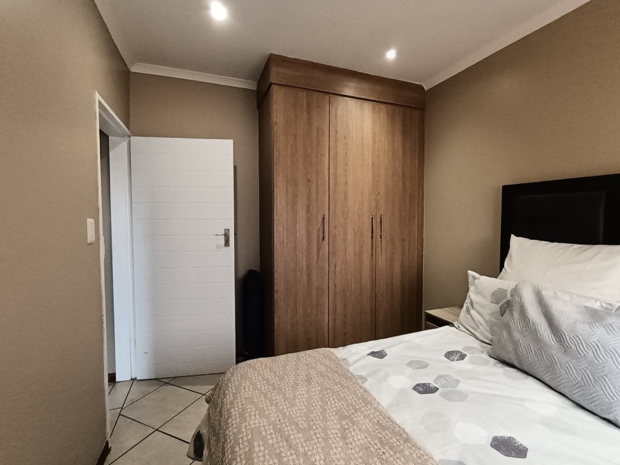 To Let 2 Bedroom Property for Rent in Monavoni Gauteng