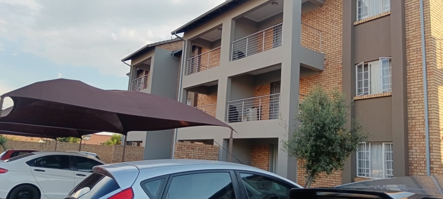 To Let 2 Bedroom Property for Rent in Monavoni Gauteng