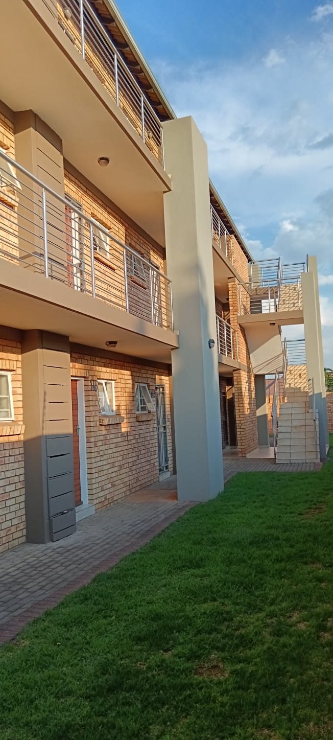 To Let 2 Bedroom Property for Rent in Monavoni Gauteng