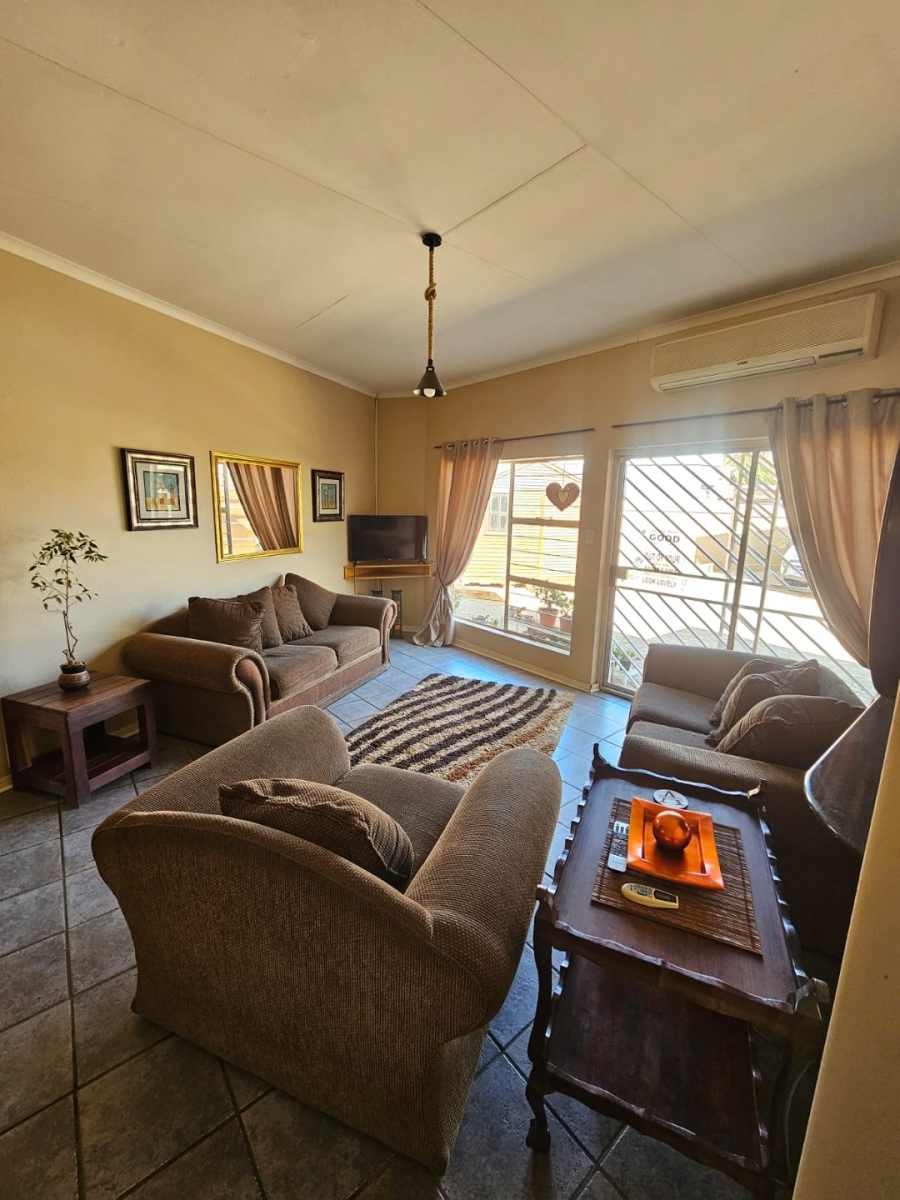 5 Bedroom Property for Sale in Greenhills Gauteng