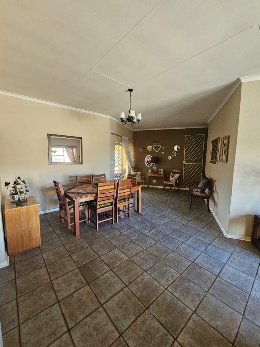 5 Bedroom Property for Sale in Greenhills Gauteng