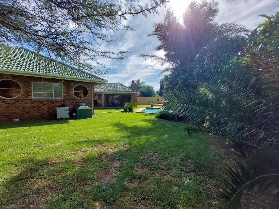 5 Bedroom Property for Sale in Greenhills Gauteng