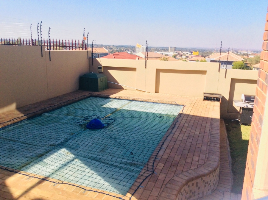 3 Bedroom Property for Sale in South Crest Gauteng