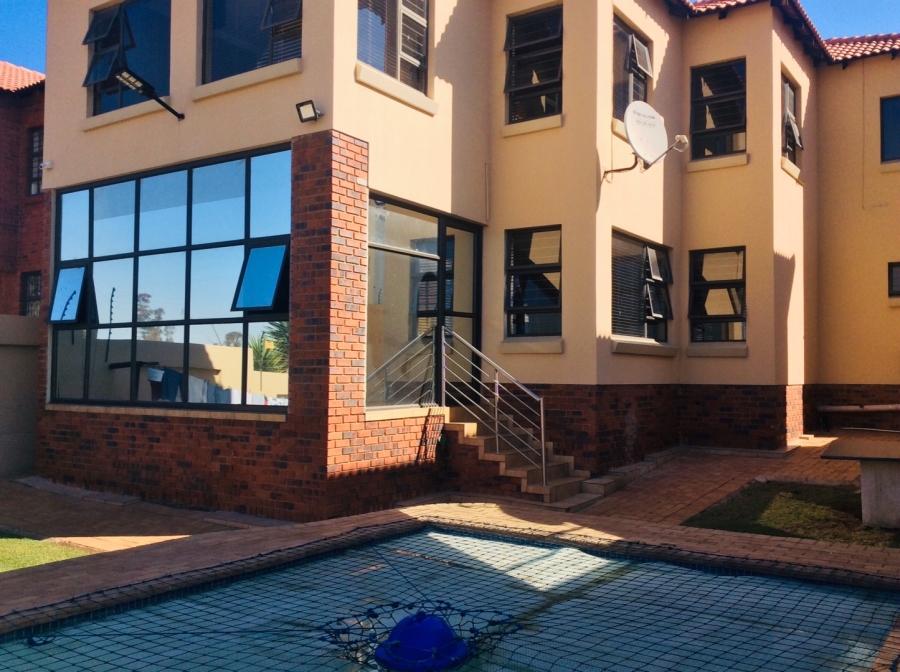 3 Bedroom Property for Sale in South Crest Gauteng