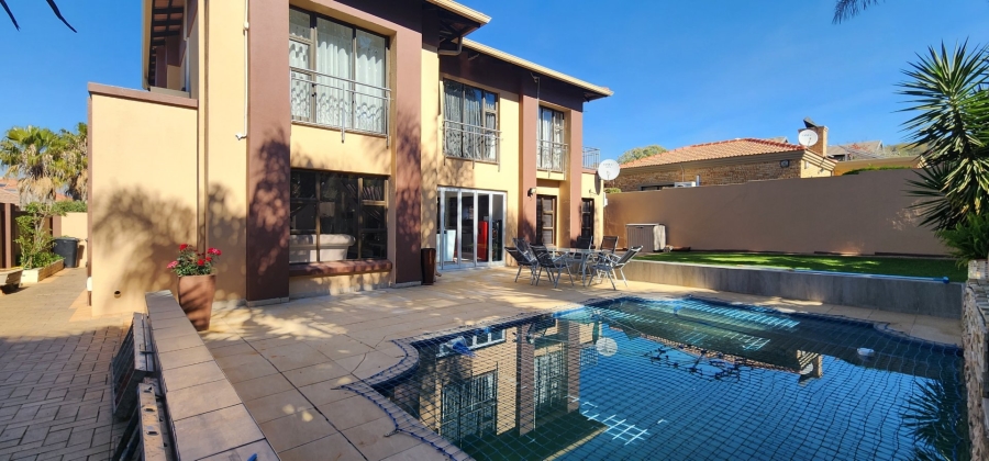 4 Bedroom Property for Sale in Aspen Hills Gauteng