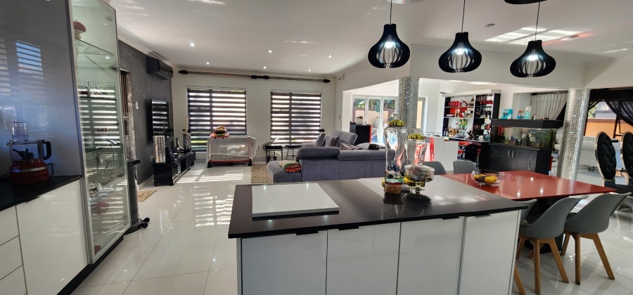 4 Bedroom Property for Sale in Aspen Hills Gauteng